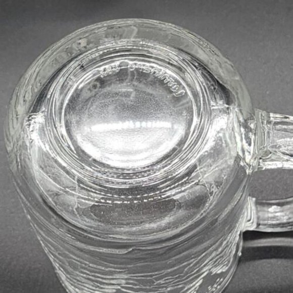 Set of 4 Vintage Luminarc Glass Mugs Christmas One Horse Open Sleigh - Picture 8 of 8